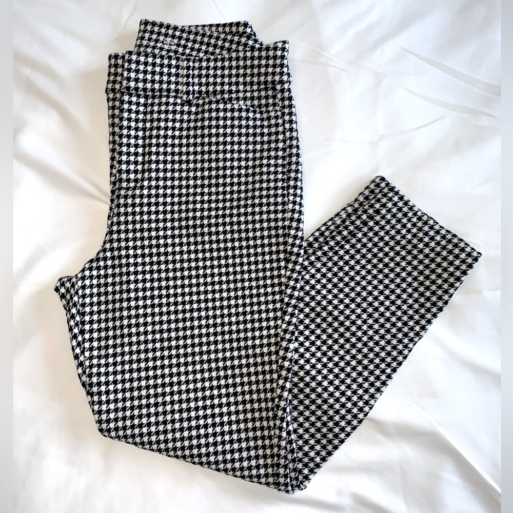 Old Navy Black and White Houndstooth Skinny Pants